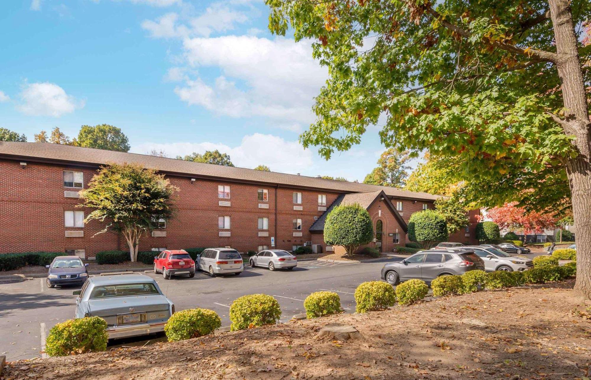 Extended Stay America Select Suites - Charlotte - Tyvola Rd - Executive Park Ngoại thất bức ảnh