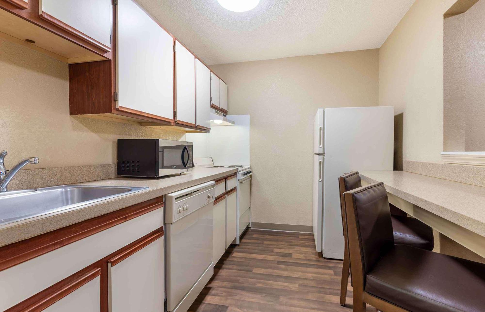 Extended Stay America Select Suites - Charlotte - Tyvola Rd - Executive Park Ngoại thất bức ảnh