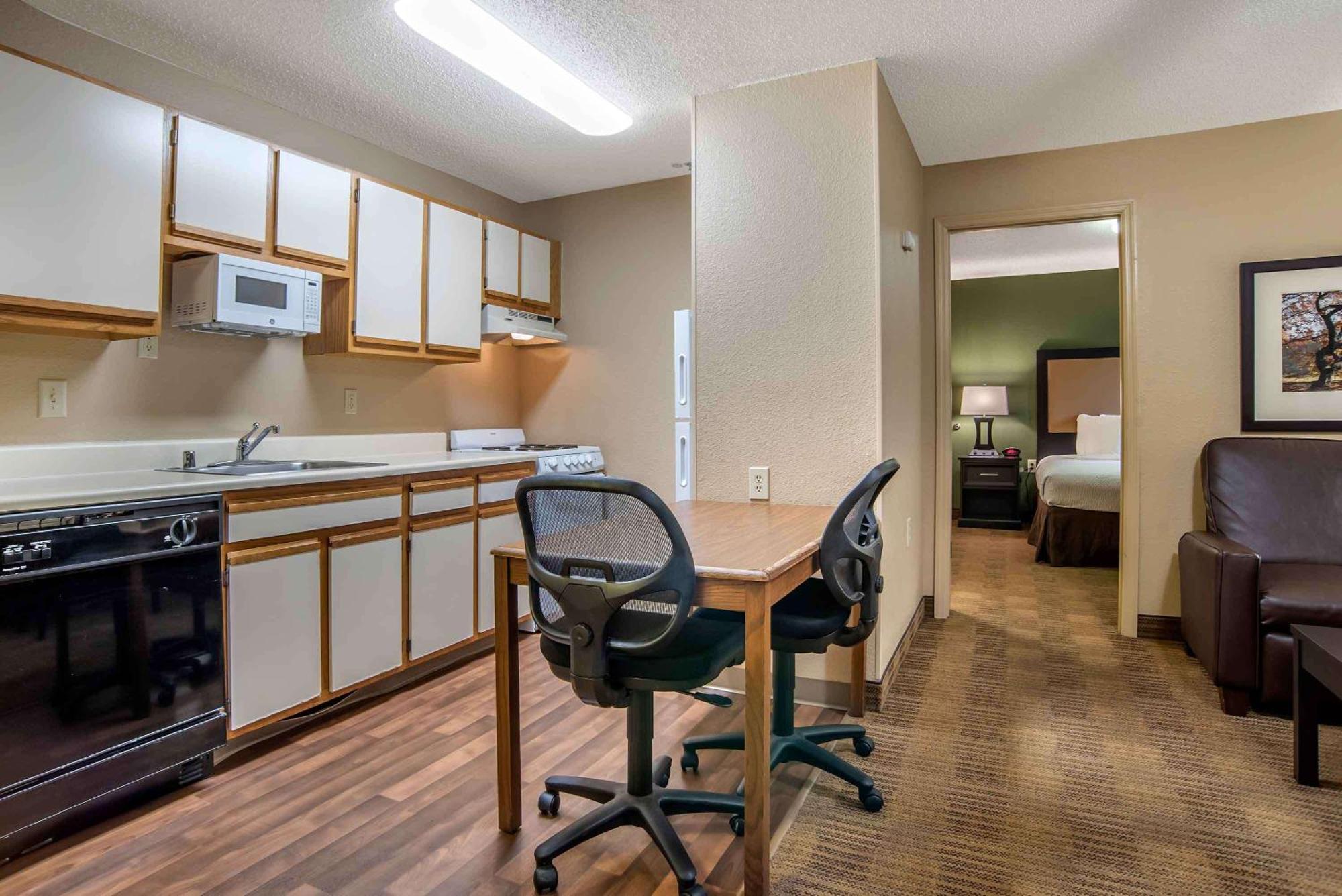 Extended Stay America Select Suites - Charlotte - Tyvola Rd - Executive Park Ngoại thất bức ảnh